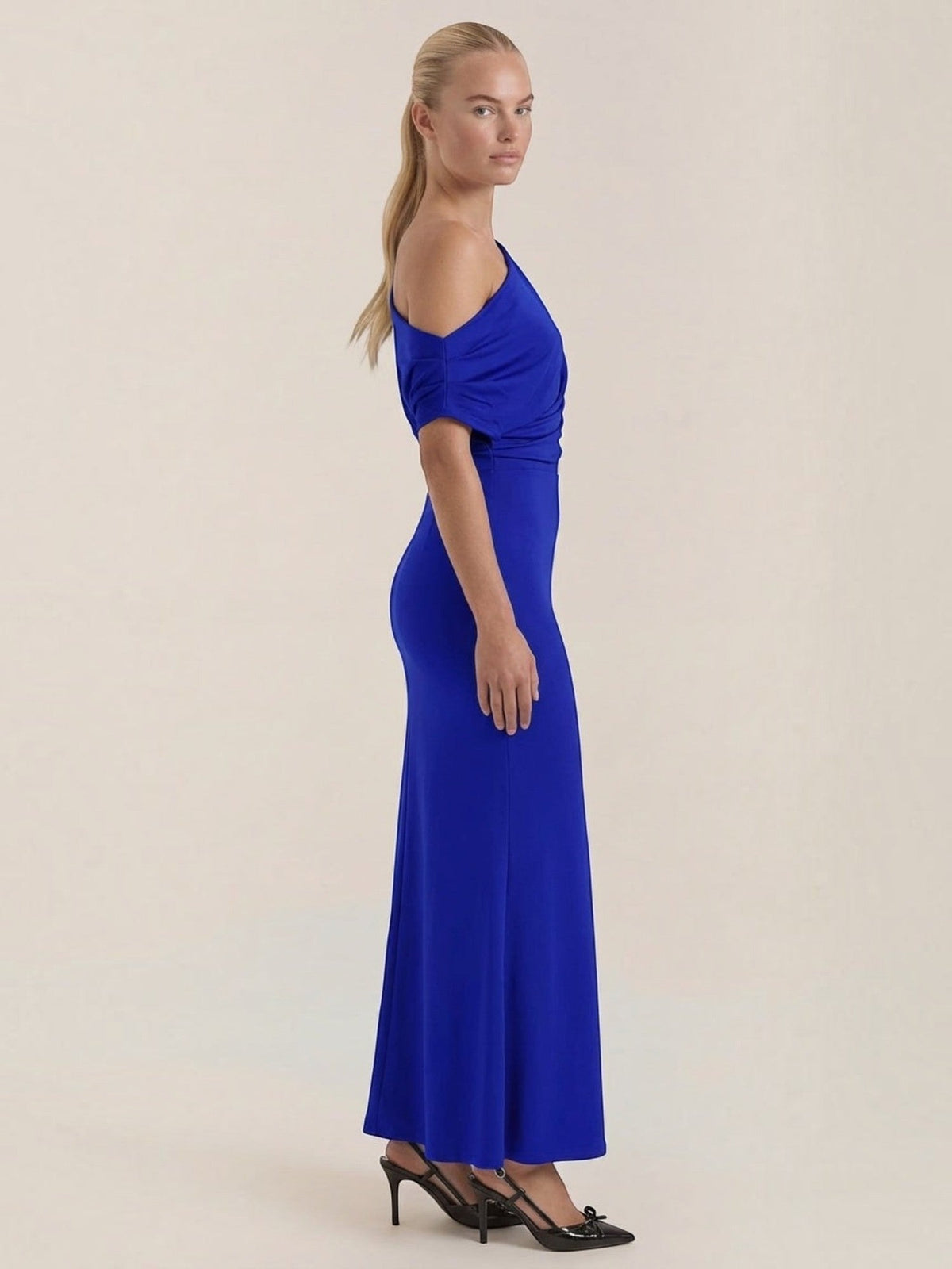 Candice Robe Longue Asymétrique Épaules Dénudées