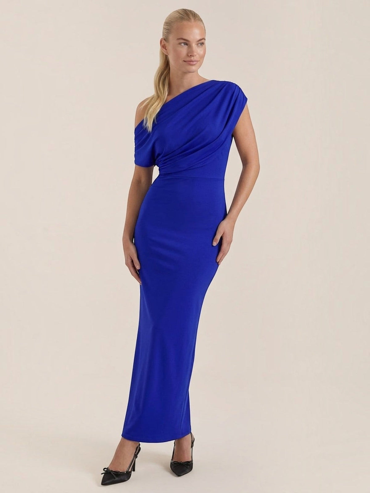 Candice Robe Longue Asymétrique Épaules Dénudées