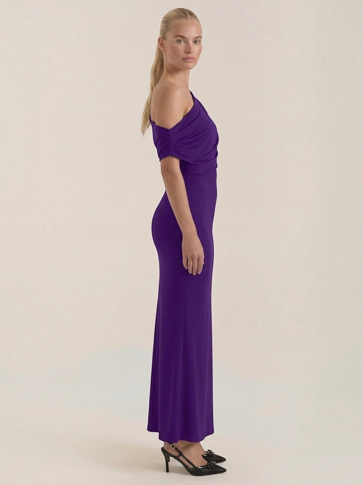 Candice Robe Longue Asymétrique Épaules Dénudées