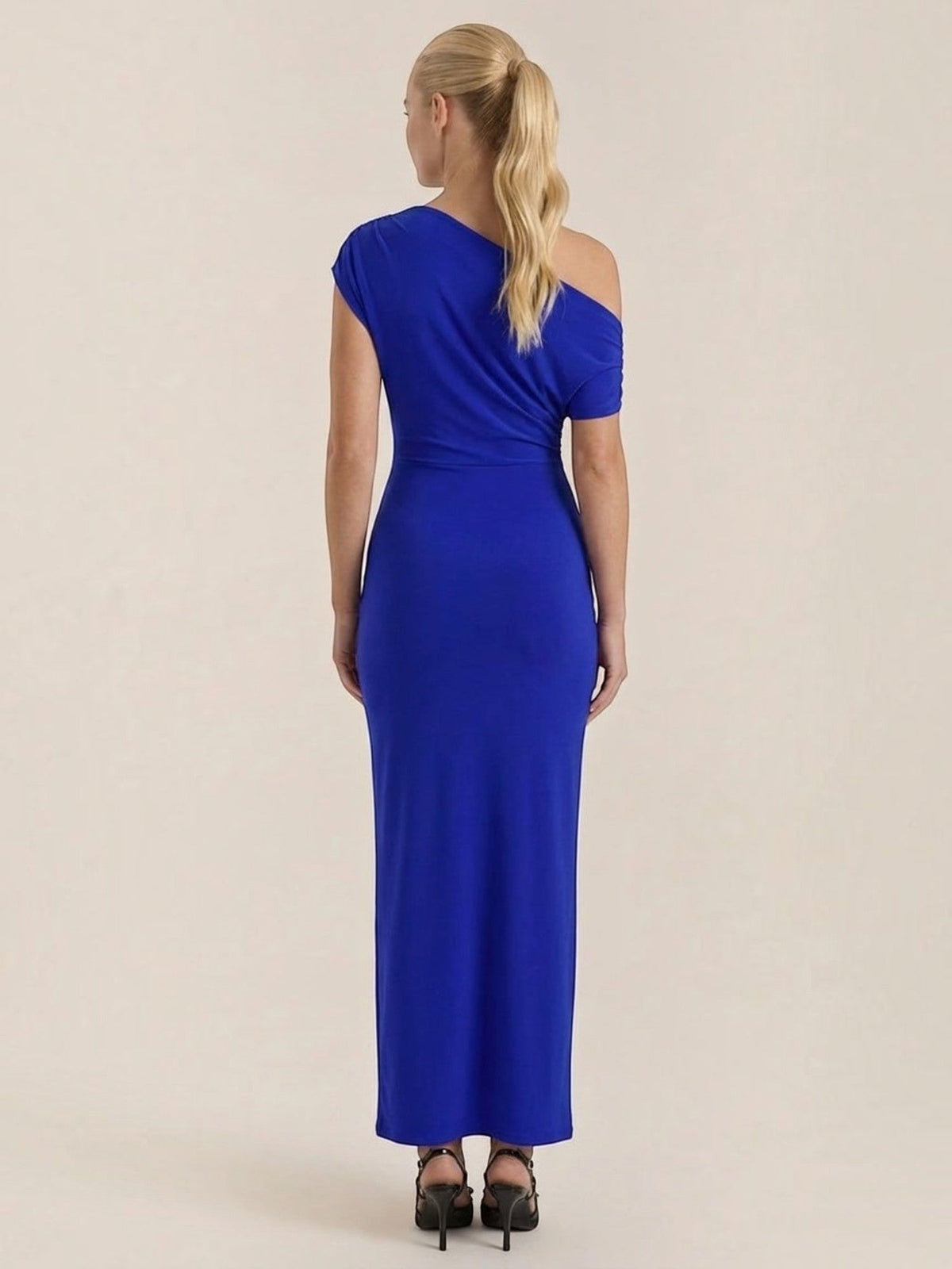 Candice Robe Longue Asymétrique Épaules Dénudées