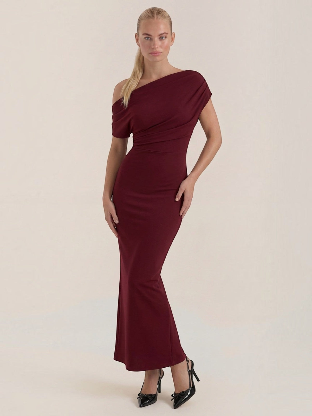 Candice Robe Longue Asymétrique Épaules Dénudées