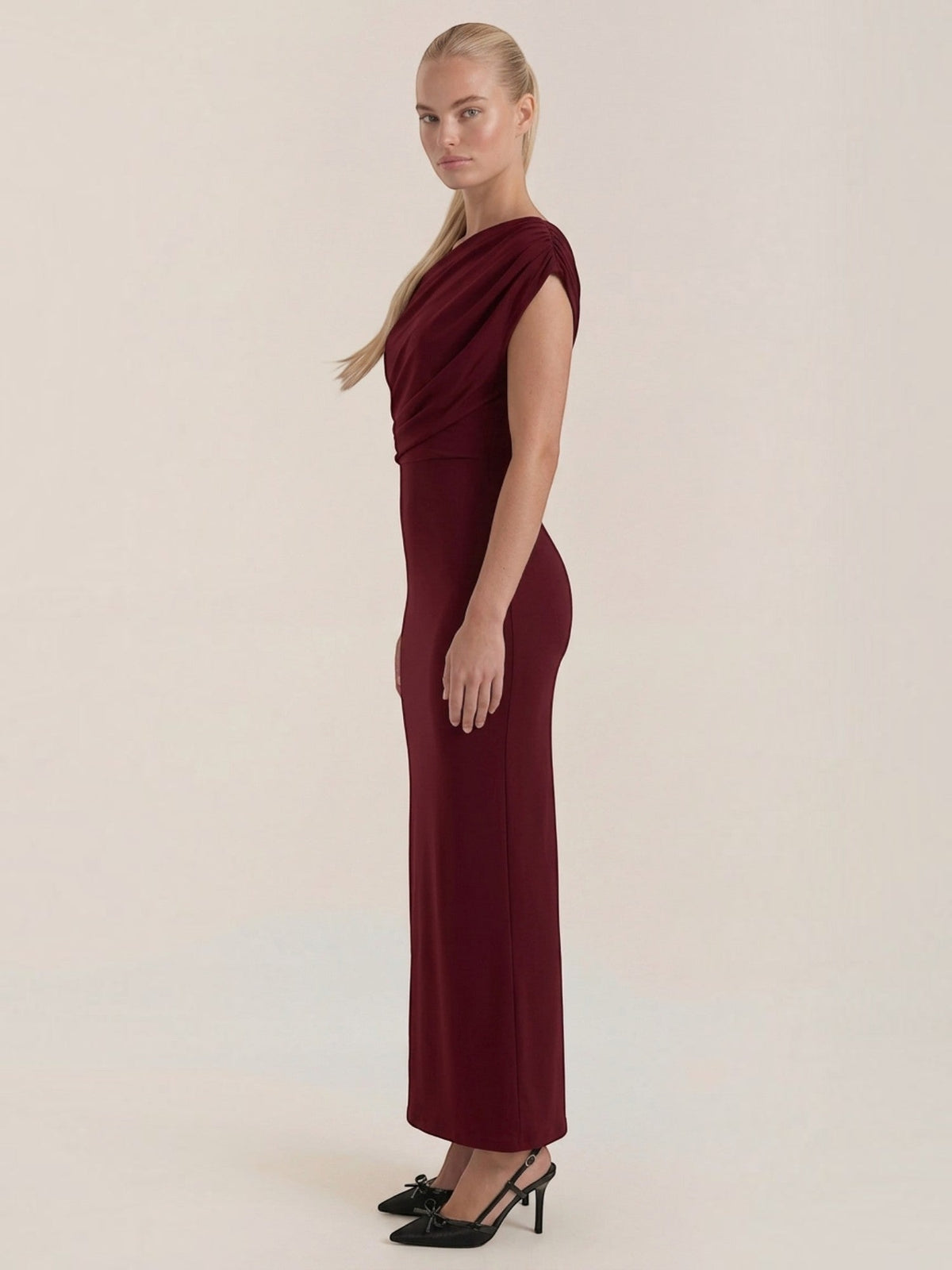 Candice Robe Longue Asymétrique Épaules Dénudées