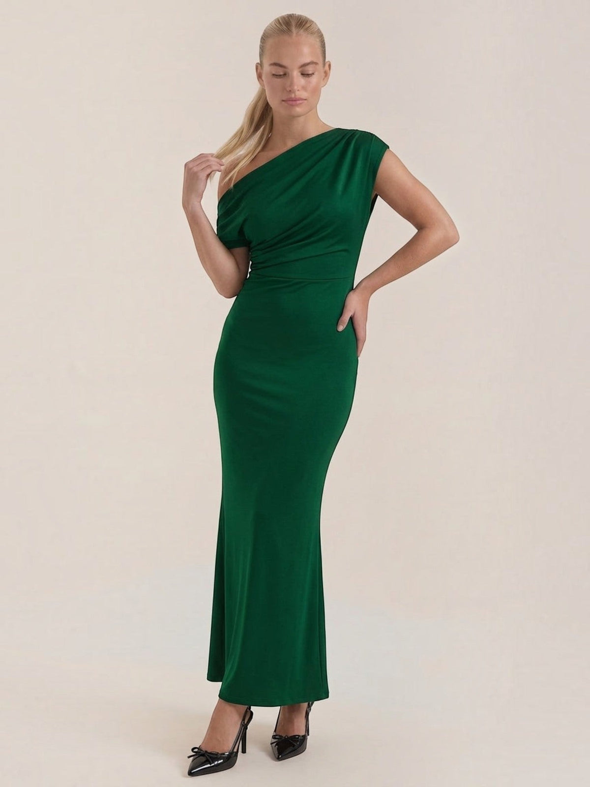 Candice Robe Longue Asymétrique Épaules Dénudées