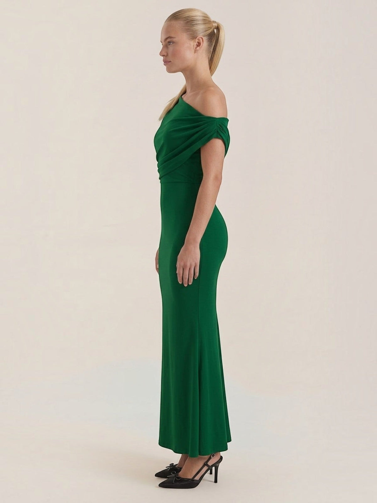 Candice Robe Longue Asymétrique Épaules Dénudées