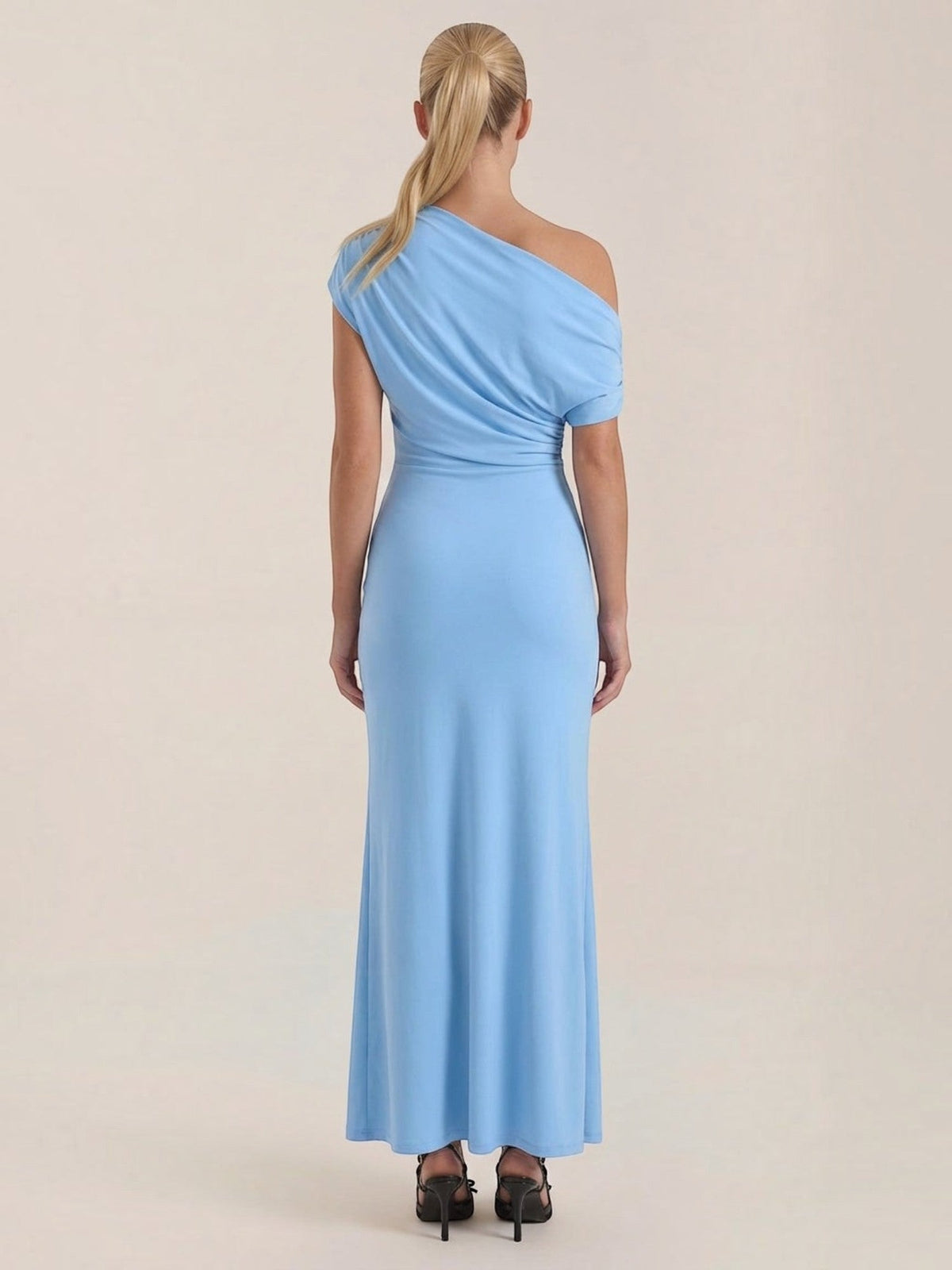 Candice Robe Longue Asymétrique Épaules Dénudées