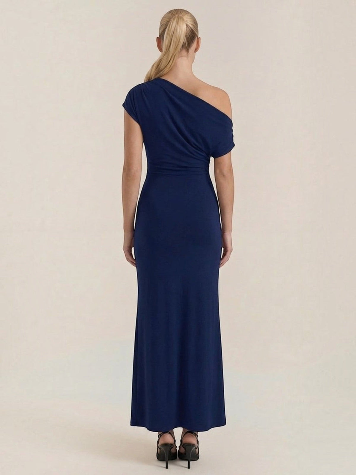Candice Robe Longue Asymétrique Épaules Dénudées