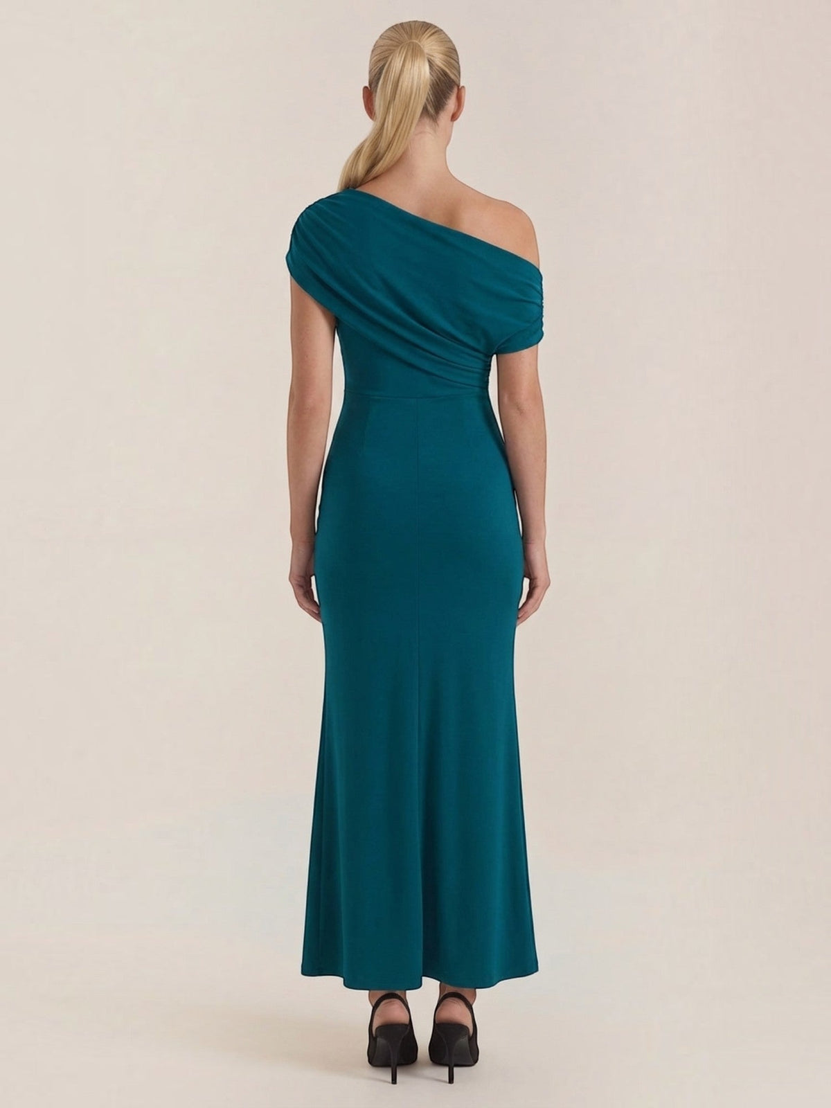 Candice Robe Longue Asymétrique Épaules Dénudées