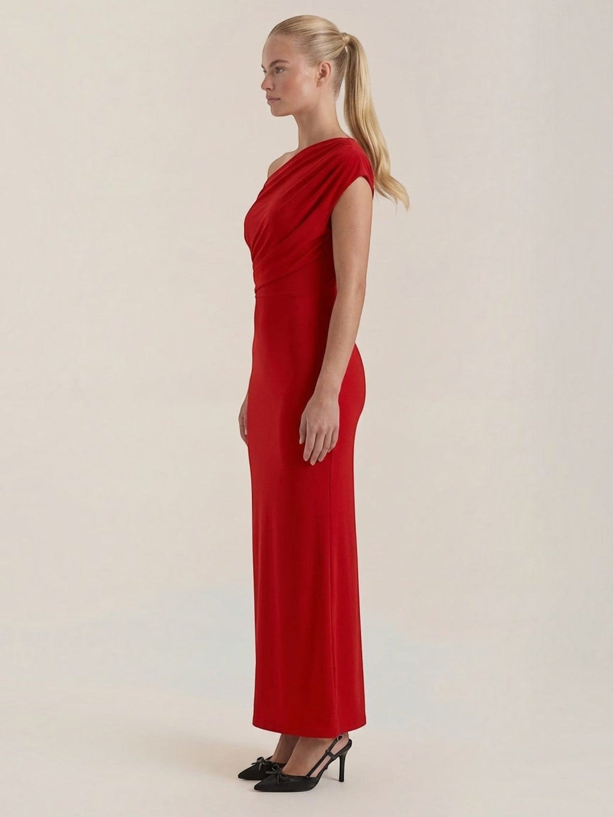 Candice Robe Longue Asymétrique Épaules Dénudées