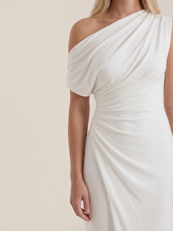Candice Robe Longue Asymétrique Épaules Dénudées