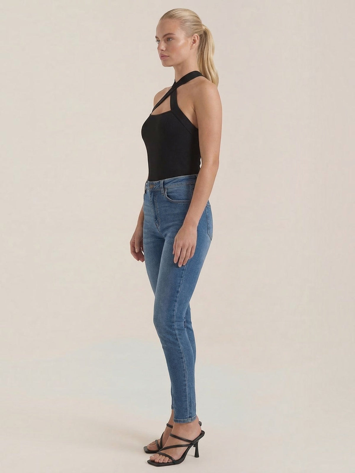 Allison Haut À Bretelles Croisées Nuque