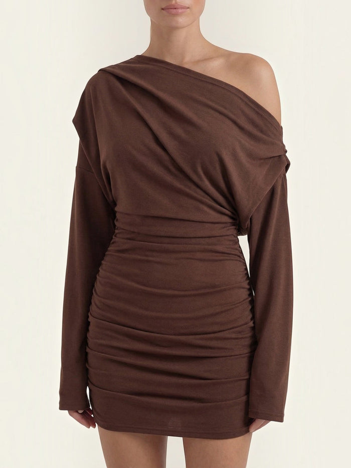 Doreen Robe Courte Asymétrique Épaules Dénudées