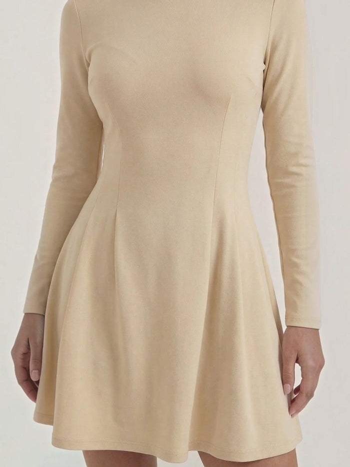 Ebony Robe Courte Cintrée À Manches Longues