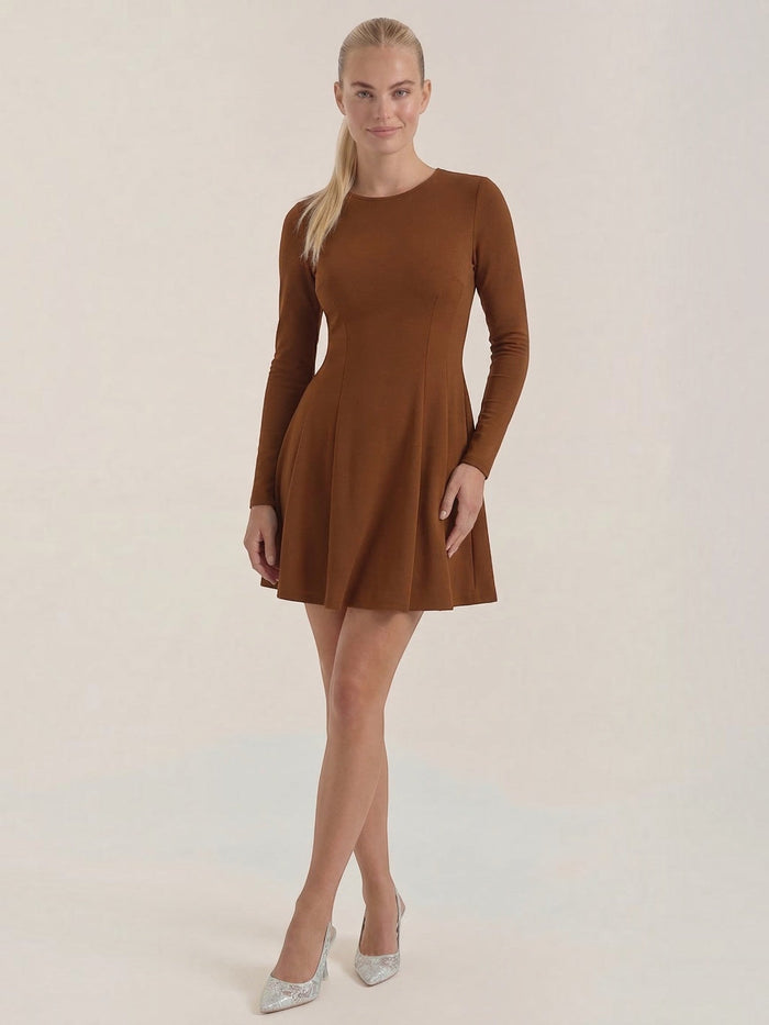 Ebony Robe Courte Cintrée À Manches Longues