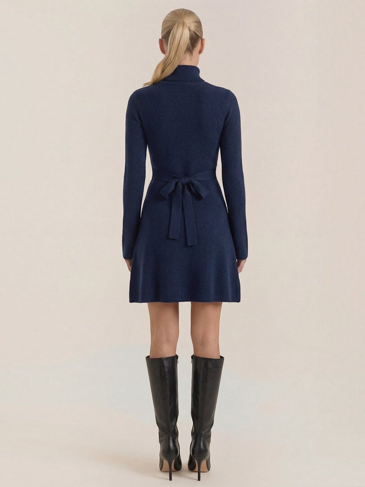 Geneva Robe Pull Courte À Col Roulé