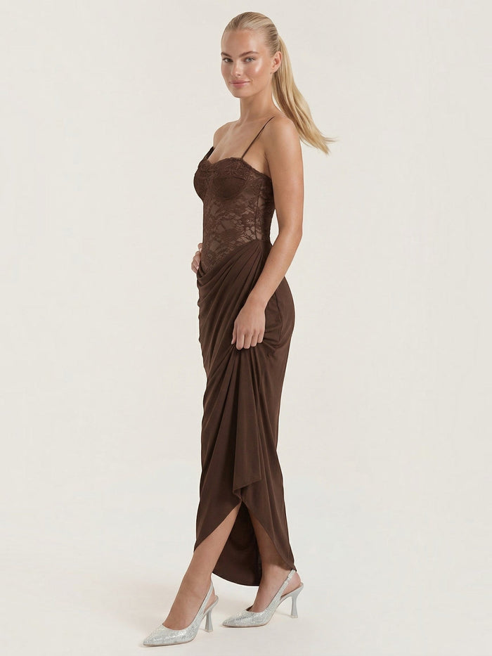 Giselle Robe Longue Corset En Dentelle Asymétrique