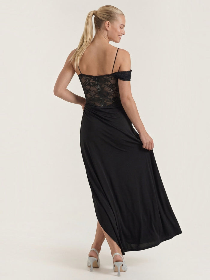 Giselle Robe Longue Corset En Dentelle Asymétrique