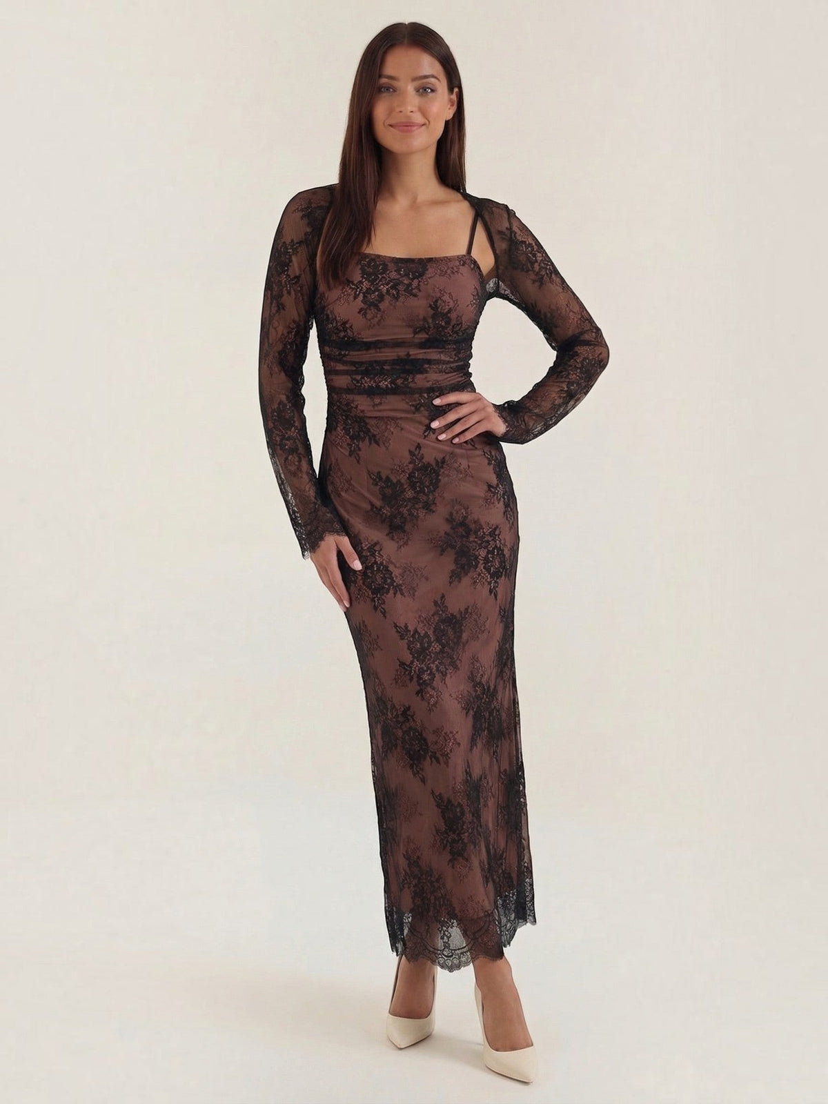 Nerissa Robe Longue En Dentelle