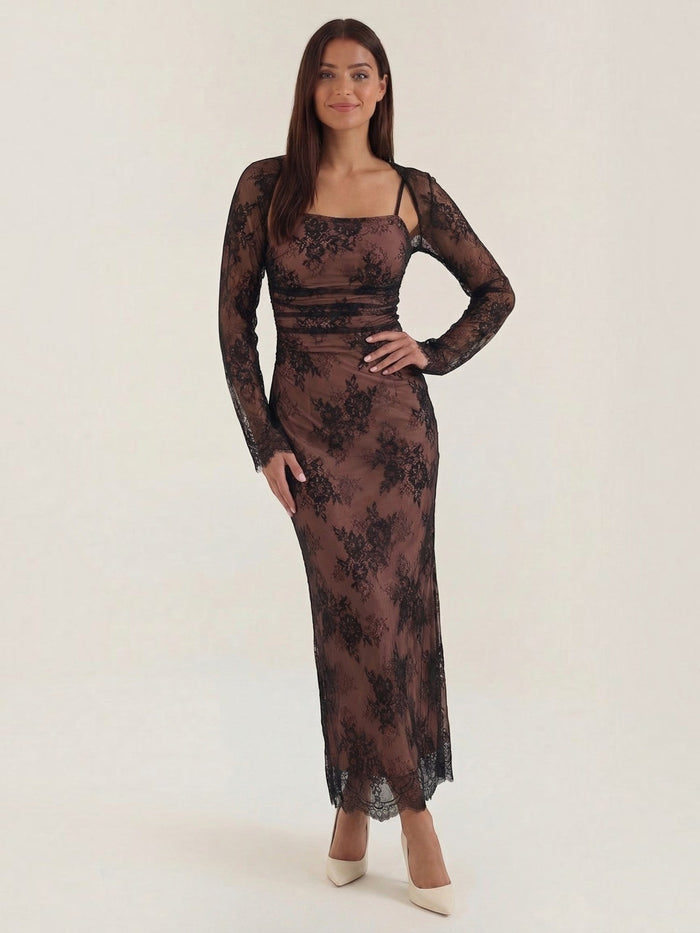 Nerissa Robe Longue En Dentelle