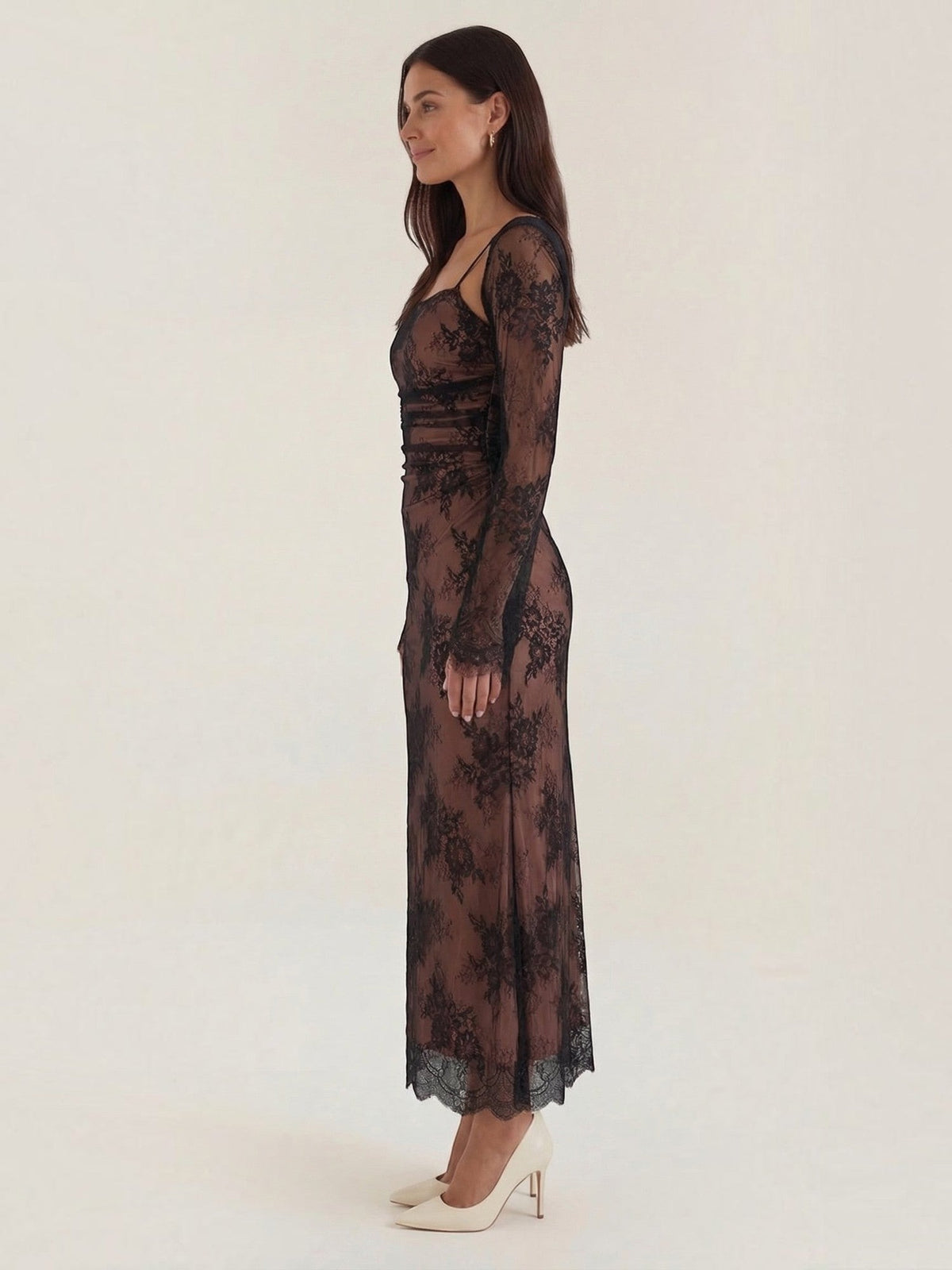 Nerissa Robe Longue En Dentelle