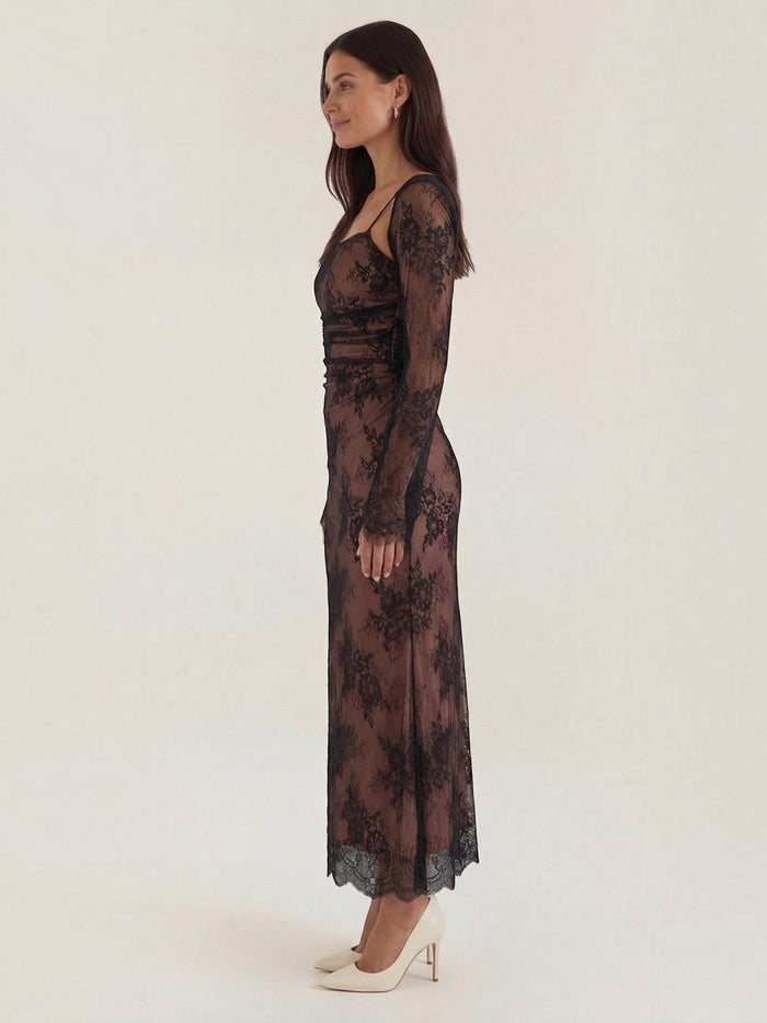 Nerissa Robe Longue En Dentelle