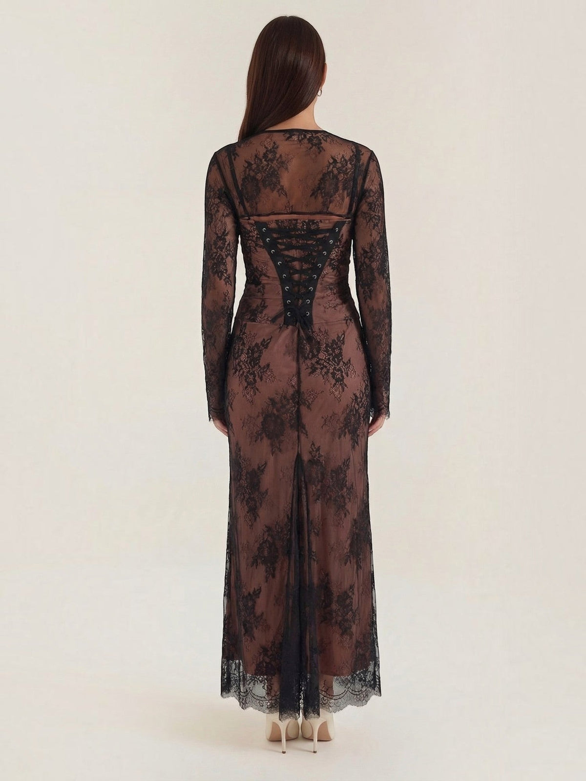 Nerissa Robe Longue En Dentelle