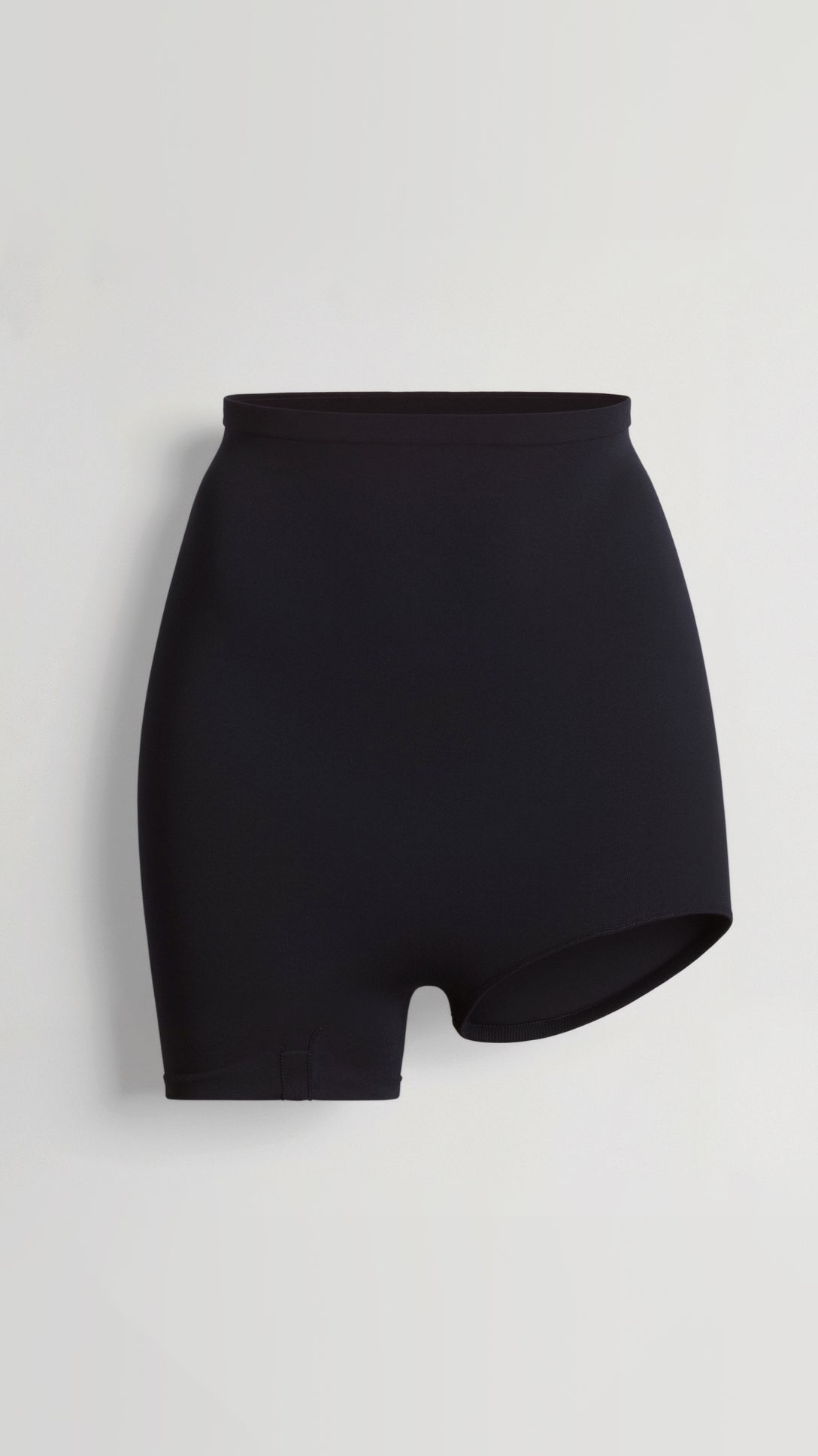 Short Gainant Asymétrique Jambe Gauche Découverte