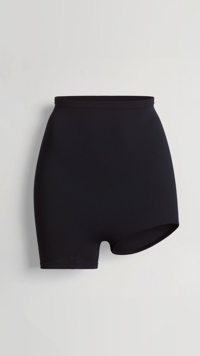 Short Gainant Asymétrique Jambe Gauche Découverte