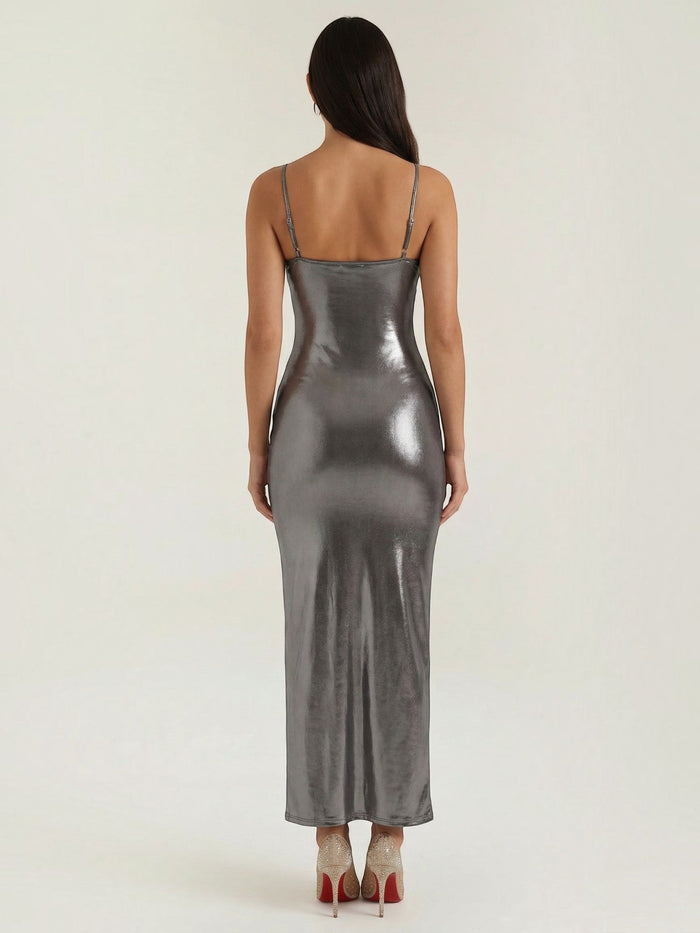 Uma Robe Longue Près Du Corps
