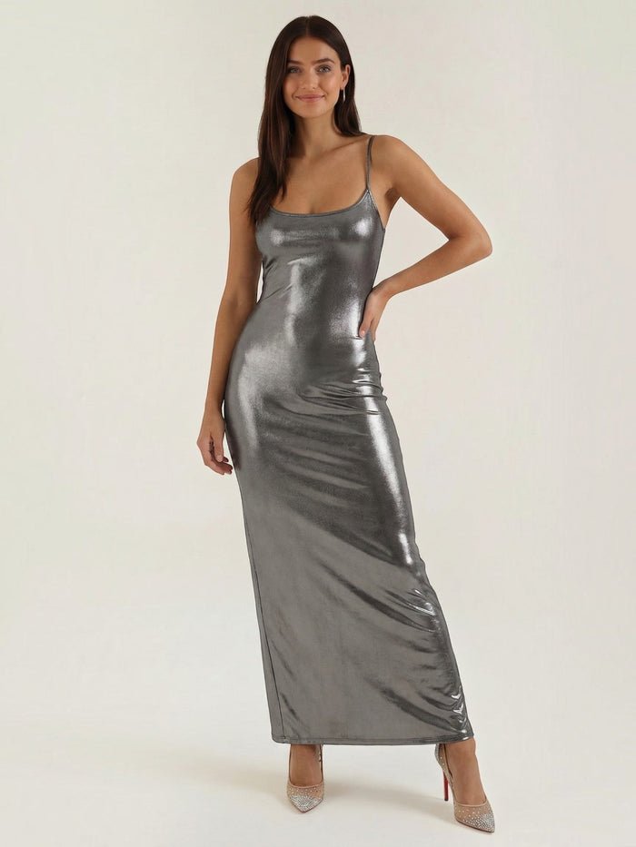 Uma Robe Longue Près Du Corps