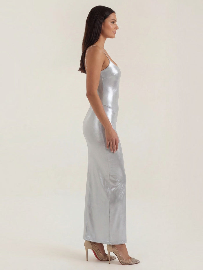 Uma Robe Longue Près Du Corps