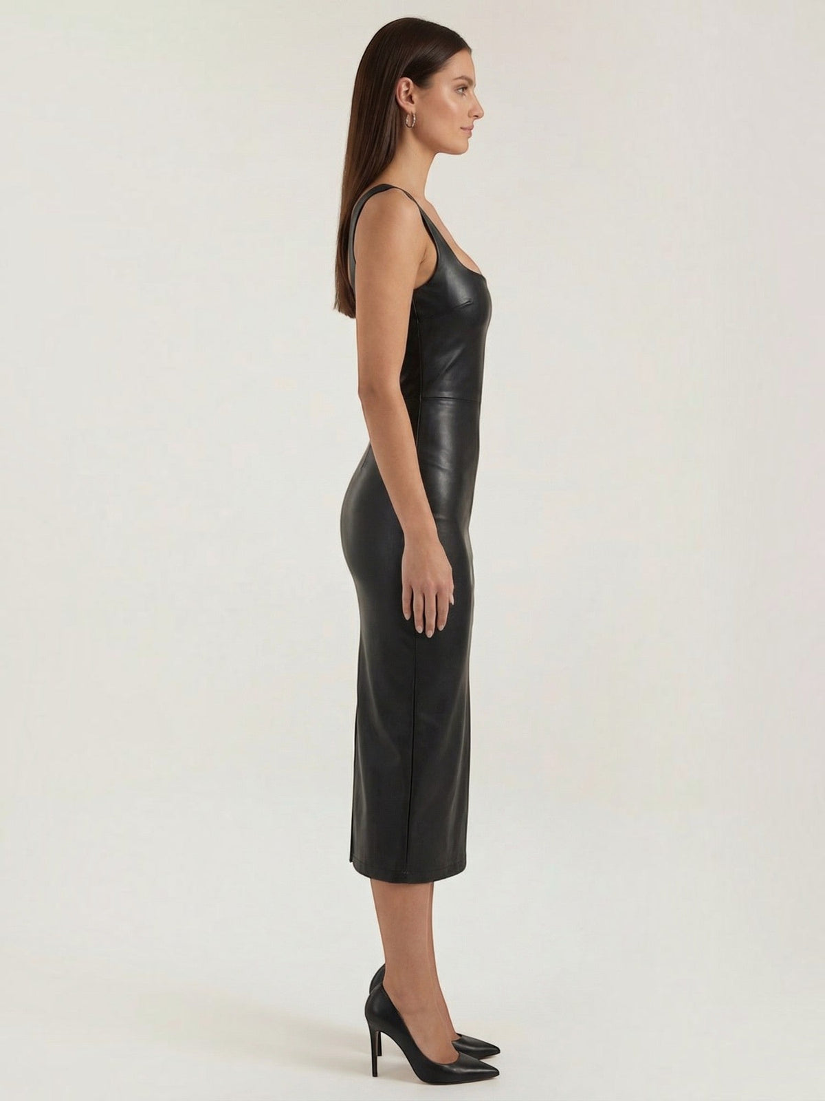 Yvonne Robe Midi Près Du Corps En Similicuir